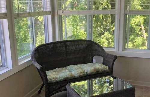 Lewes Copropriété | Renovated 3 bedroom 2 bath condo in Plantations East,