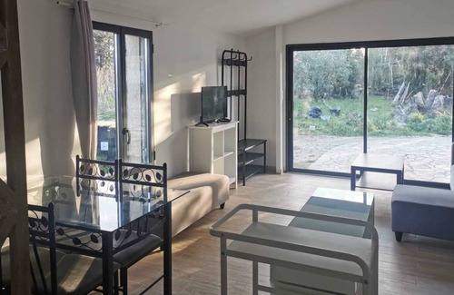 Pujaut Maison | Maison 50m2 rénovée 2021, piscine, 10min Avignon