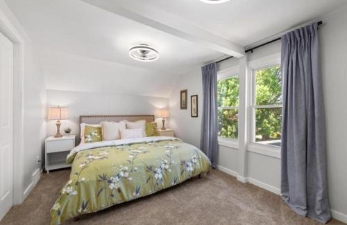 Cleveland Maison | Renovated and Professionally Designed 3Bed Home