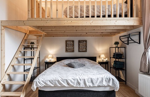 Gesves Autre | Appartement entièrement rénové dans un château pour 16 personnes sur un grand domaine (2ème étage)