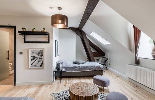 Gesves Autre | Appartement entièrement rénové dans un château pour 16 personnes sur un grand domaine (2ème étage)