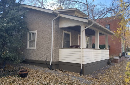 Mapleton Hill Maison | Renovated basement studio in historic Mapleton Hill.