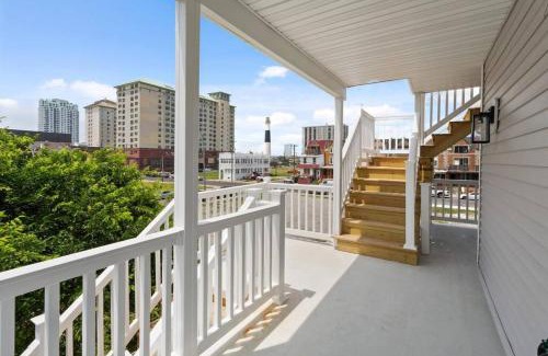 Atlantic City Maison | Renovated Beach Block 7BR North Beach Atlantic City - Steps to Beach & Casino