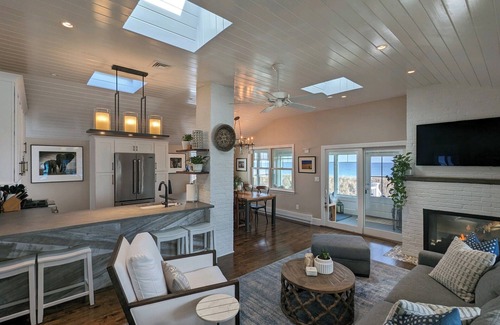Waveland Maison | Renovated Beach House with 180 degree Ocean Views, Steps to the Sand