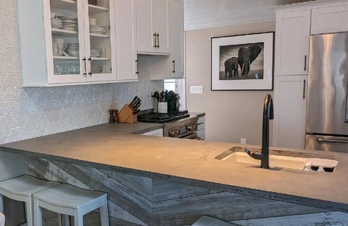 Waveland Maison | Renovated Beach House with 180 degree Ocean Views, Steps to the Sand