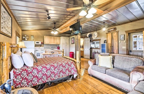Perrysville Appartement | Renovated Bunkhouse on 12-Acre Horse Farm!