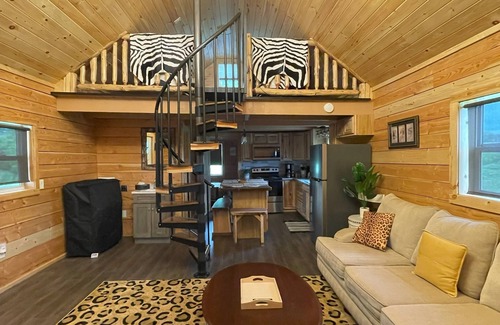 Branchport Cabine | Renovated Cabin, with custom craftwork, in Picturesque Finger Lakes Wine Country