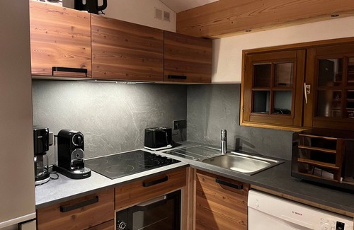 Crest-Voland Chalet De Ski | Chalet rénové 2-4 pers, terrasses, vue Mont Charvin