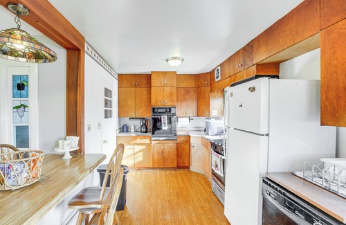 Chatham Maison | Renovated Chatham Home ~ Half Mi to Downtown!