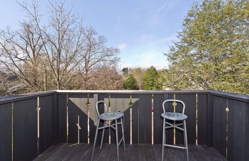 Historic Montford Appartement | À pied du centre-ville d'Asheville depuis l'église rénovée, le quartier historique de Montford