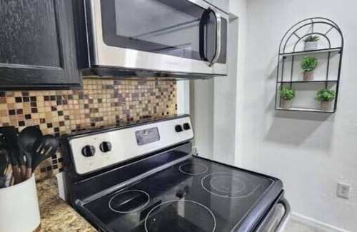 Northwest Orlando Maison | Renovated College Park 3/2 Sleeps10 close to WP