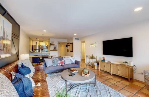 South Scottsdale Copropriété | Renovated Condo with Pool, Spa, & Gym access