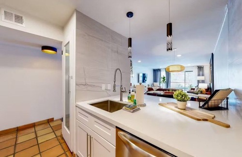 South Scottsdale Copropriété | Renovated Condo with Pool, Spa, & Gym access