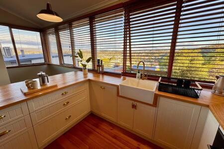 West Launceston Maison | Renovated Cottage Near Cataract Gorge Launceston
