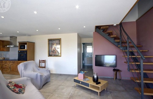 Panissieres Cottage | Renovated cottage with fiber in Panissières