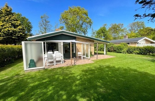 Sint Maartenszee Maison | Renovated detached luxury bungalow