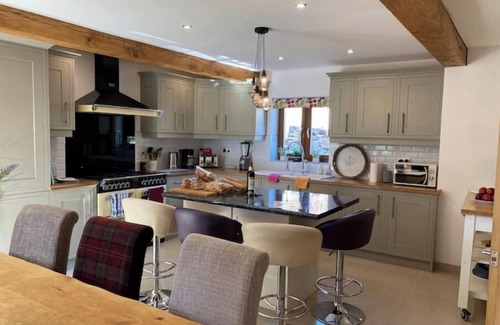 Bazouges-la-Perouse Maison | Renovated farmhouse in countryside settingnn