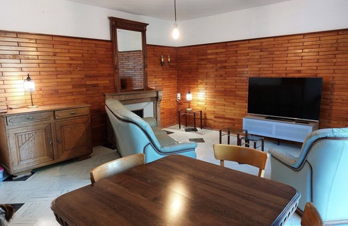 Clairvaux-les-Lacs Maison | Maison de famille rénovée dans la verdure au cœur du Jura , classée 3 * CDTJ.
