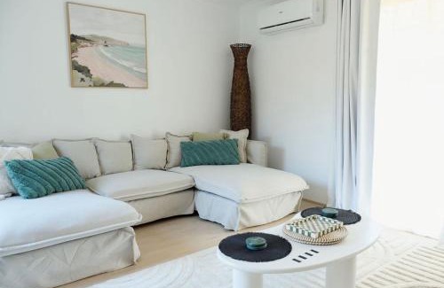 Varsity Lakes Maison | Renovated Family Retreat Pet Friendly