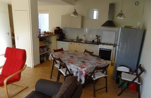 La Bazoge Cottage | Charmante Ferme Rénovée avec Terrasse à 7 km du Mans, 8 Couchages, TV, Internet, Cuisine Équipée