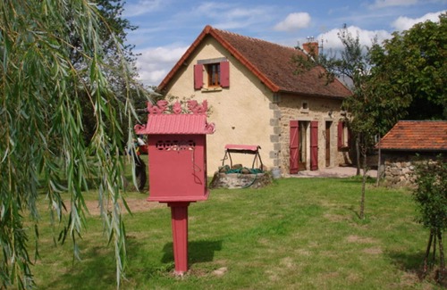 Beaune-d'Allier Cottage | Fermette rénovée avec charme Bourbonnais, jardin arboré, clim, Wifi, animaux acceptés, proche Commentry