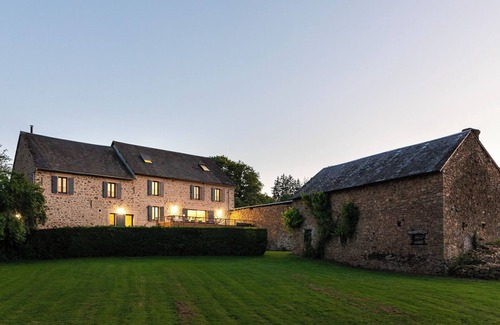 Le Grand-Bourg Maison | Ancienne ferme rénovée idéale pour les familles et les groupes