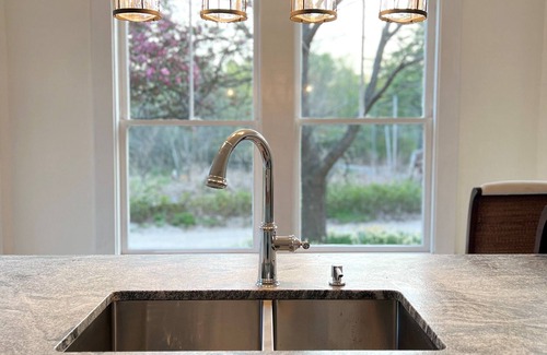 Sebago Maison | Renovated Farmhouse Close to Sebago Lake