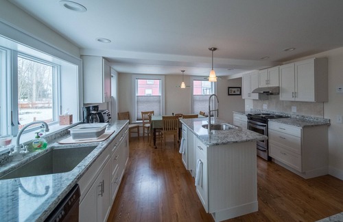 Hamilton Maison | Ferme rénovée, emplacement Prime Village