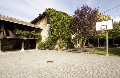 Bitoriano Maison | Renovated farmhouse with garden