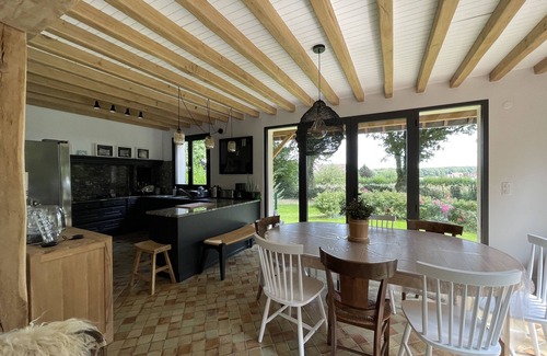 Le Mont-Saint-Adrien Maison | Propriété de campagne rénovée avec cheminée, à proximité de forêt