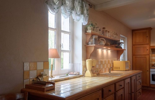 Franchesse Cottage | Maison rénovée à Franchesse avec grand jardin et animaux admis