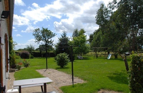 Franchesse Cottage | Maison rénovée à Franchesse avec grand jardin et animaux admis