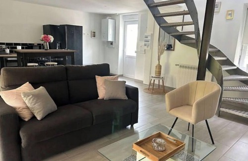 Digoin Maison | Maison rénovée avec terrasse couverte et jardin clos