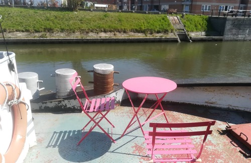Rooigem Location De Bateaux | Péniche rénovée dans le centre de Gand (Sailor Room)
