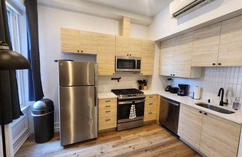 Center City West Appartement | Renovated Jr 1BR | Center City | Sleeps 4 | 2 Beds