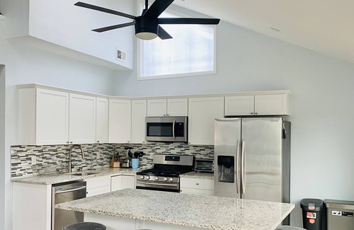Beach Haven West Maison | Renovated Lagoon Front Home in Beach Haven West!