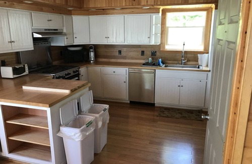 Skaneateles Cottage | A orillas del lago Level (sin escalones) West Shore - 5 min to Village