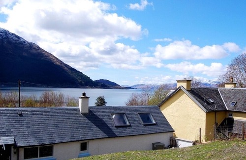 Onich Cottage | Rénové chalet au bord du lac nr Fort William & Glencoe (4-6 personnes)