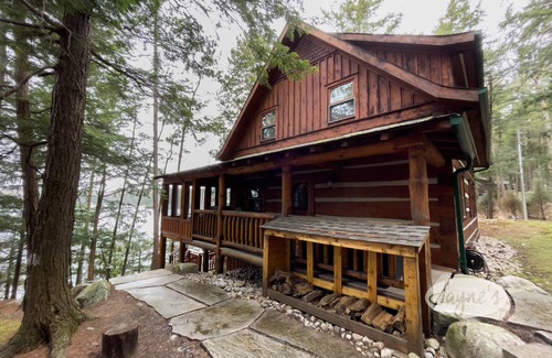 Minett Cottage | Renovated Log Cabin! 3 Bed, 2 Bath Lake Rosseau! Minett! Sunsets!