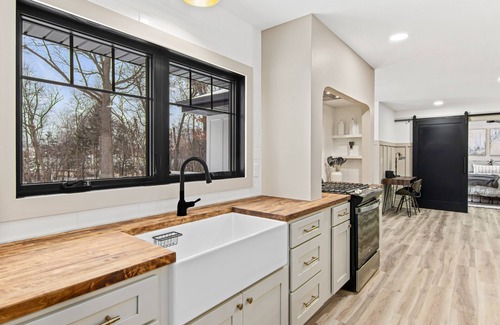 Red Wing Maison | Renovated Main Level Home on 2 acres Hay Creek Hills