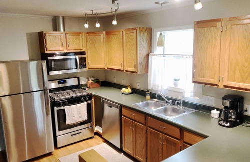 Allandale Maison | Renovated Midtown Guest House: Private + Spacious