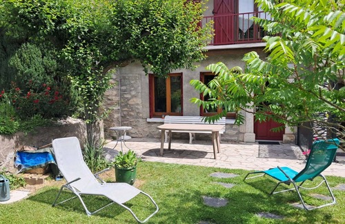 Cadeac Maison | Renovated mountain house in a haven of peace.