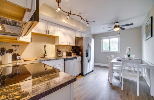 Munster Copropriété | Renovated Munster Condo - 15 Mi to Lake Michigan!
