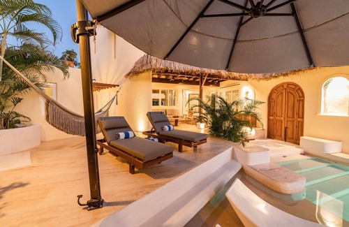 P Chahue Villa | Villa abordable Quatre chambres avec vue sans fin, piscine privée + marcher jusqu'à la ville