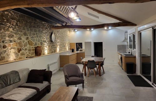 Nexon Maison | Ancienne maison rénovée avec grande pièce à vivre.