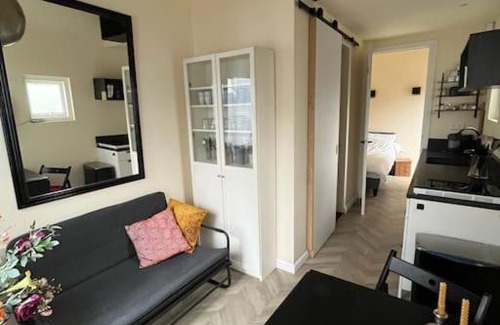 Duinzigt Appartement | Renovated & private Tinyhouse Den Haag short stay appartment