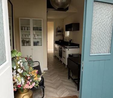 Duinzigt Appartement | Renovated & private Tinyhouse Den Haag short stay appartment