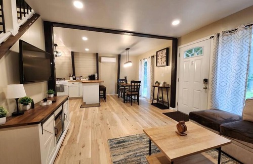 Barnstead Maison | Lakeside A-frame - Near Halfmoon Lake & Trails