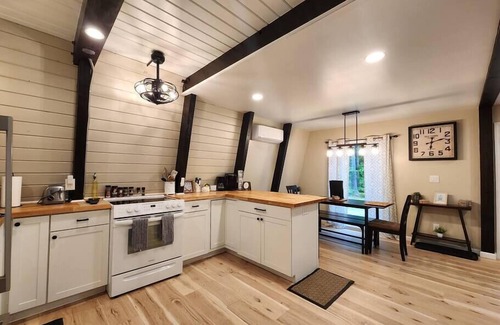 Barnstead Maison | Lakeside A-frame - Near Halfmoon Lake & Trails