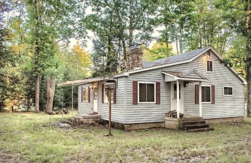 Millmont Cabine | Renovated Riverfront Cabin w/ Outdoor Adventures